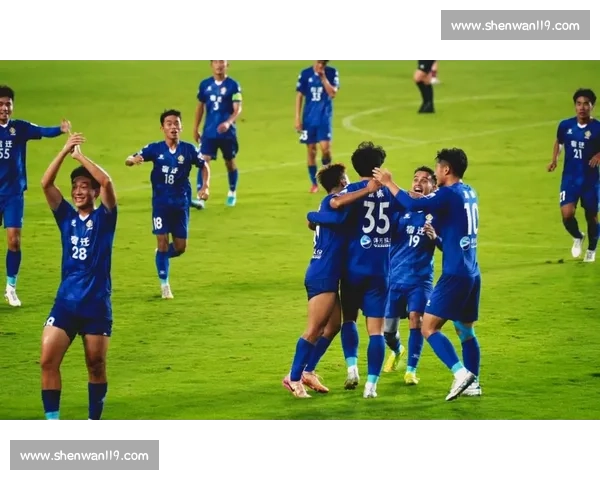 苏超单场 3 万观众破纪录!媒体人:看热闹正是足球魅力的起点